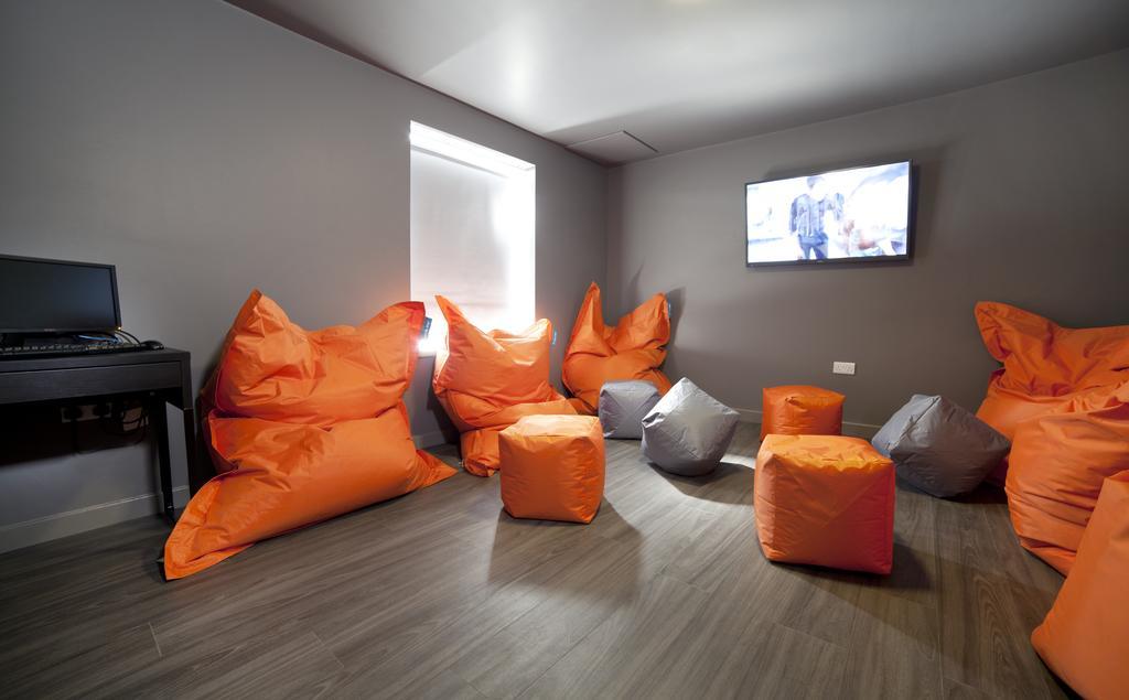 Sleeperdorm Hostel Newcastle upon Tyne Bagian luar foto