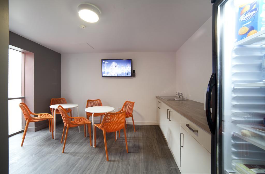 Sleeperdorm Hostel Newcastle upon Tyne Bagian luar foto
