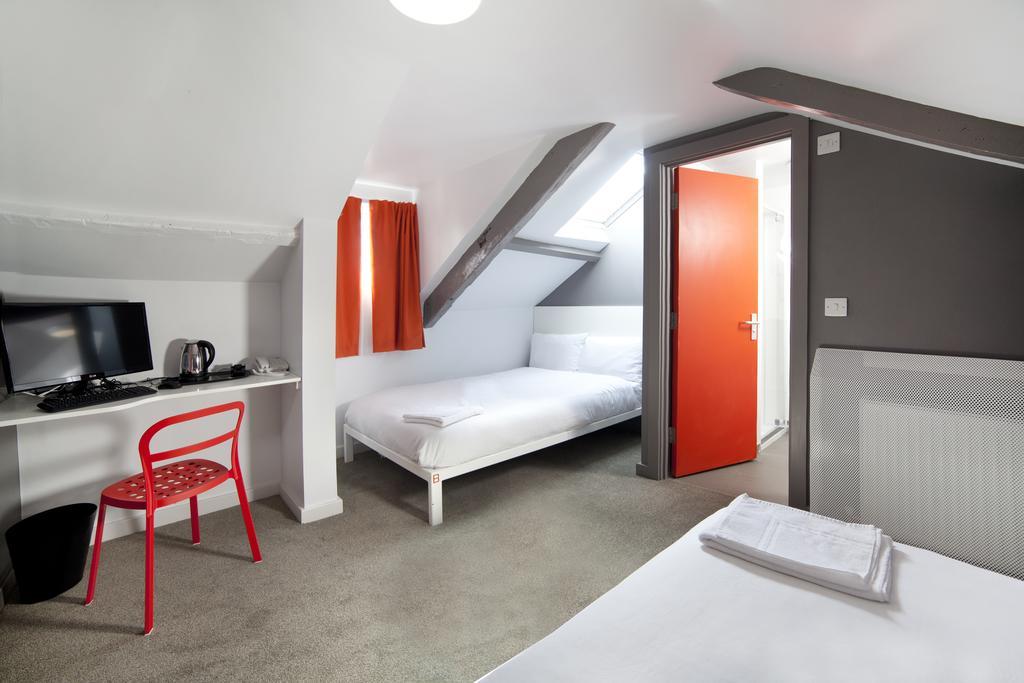 Sleeperdorm Hostel Newcastle upon Tyne Bagian luar foto